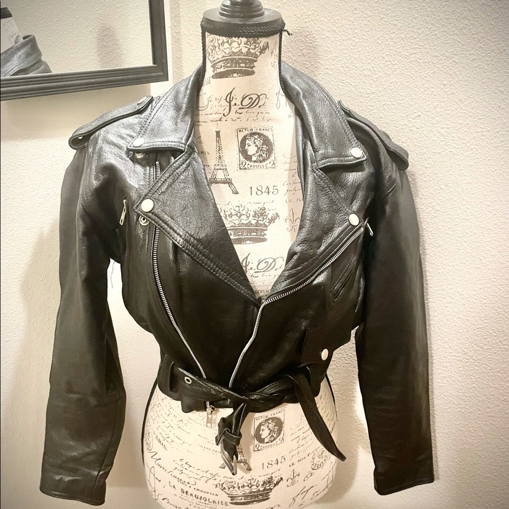 Ladies Wilson’s cropped leather motorcycle jacket